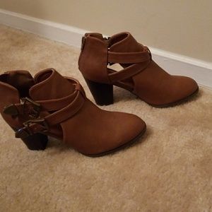 Cognac booties